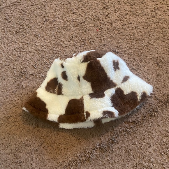 2 FOR $20 Faux Fur Cow Print Bucket Hat One Size Fits All - Picture 5 of 5